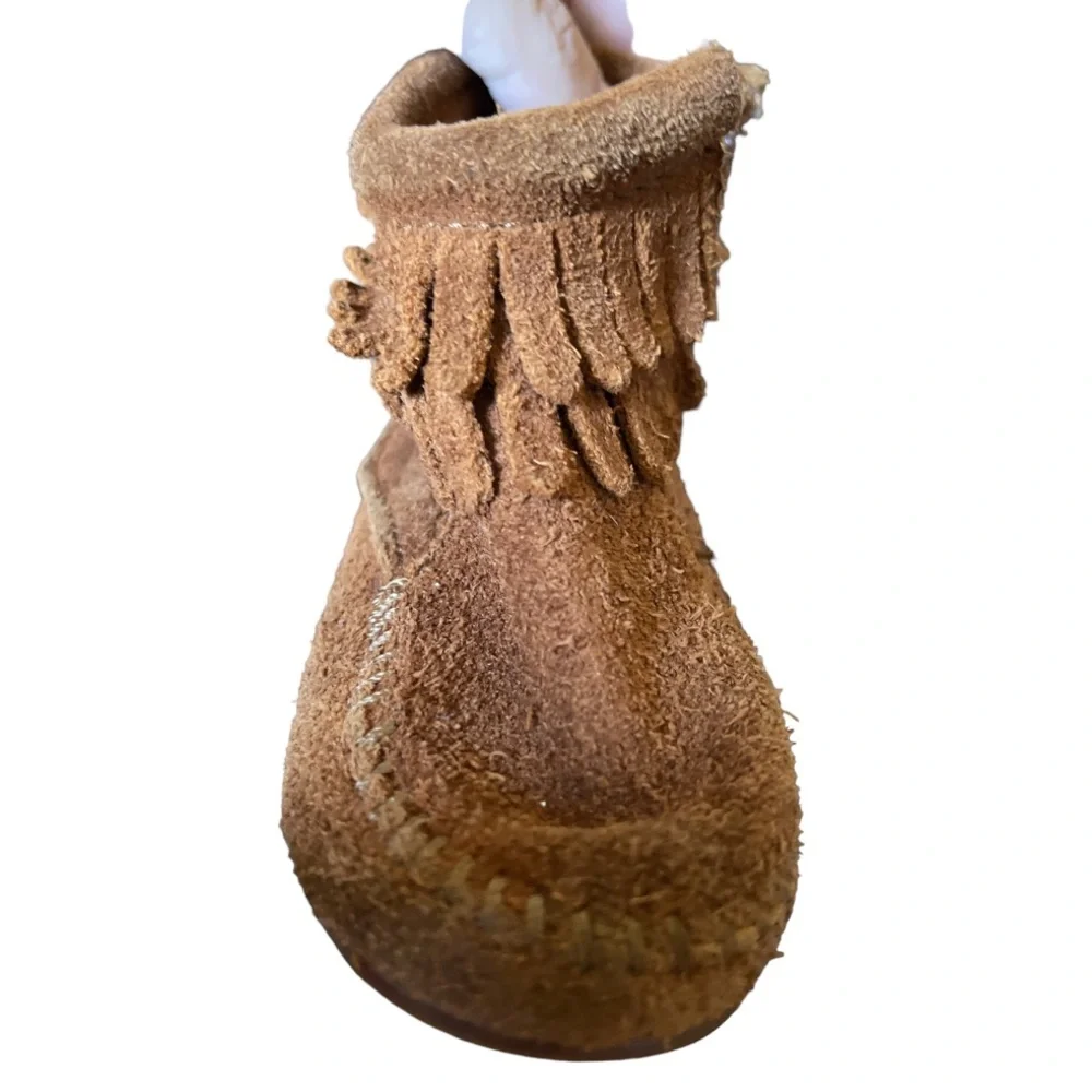 Minnetonka Tiny Moccasins Size 5 Baby Girls Soft‎ Leather Shoes